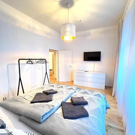 شقة Living Eggenberg 9